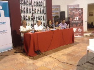 Round Table Expert Team.